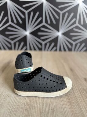 Native Kids Jefferson Slip-On Sneakers in Black